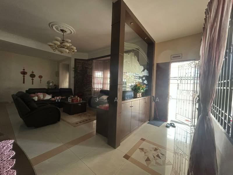 Rumah Teres 2 Tingkat untuk Dijual di Taman Desa Tebrau (Tebrau) - Wei Jian Tan - Living Room - PropertyGuru.com.my