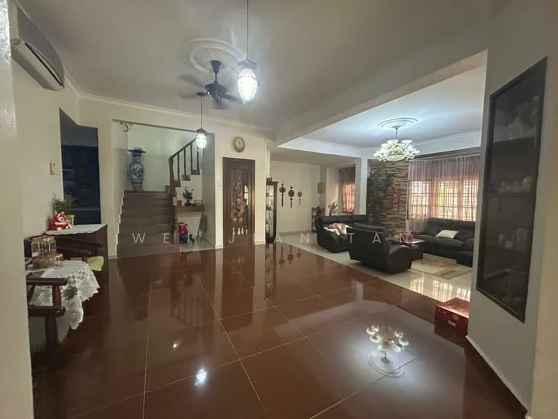 Rumah Teres 2 Tingkat untuk Dijual di Taman Desa Tebrau (Tebrau) - Wei Jian Tan - Living Room - PropertyGuru.com.my