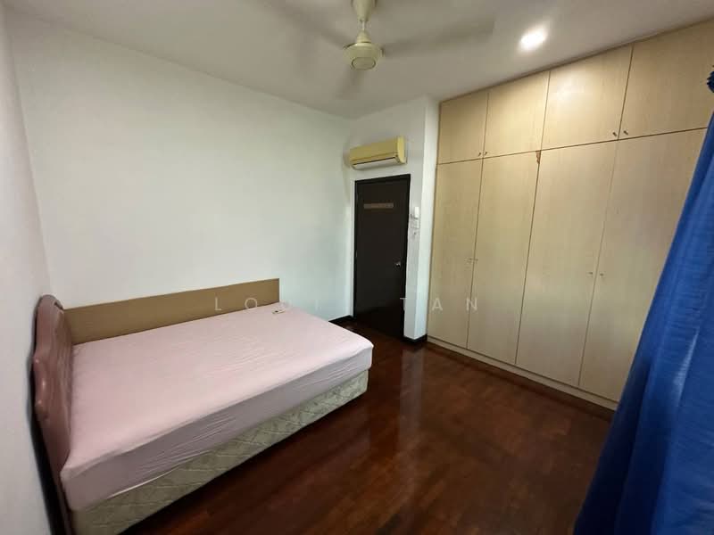 Rumah Teres 2 Tingkat untuk Disewa di Leisure Farm (Gelang Patah) - Louis Tan - Bedroom - PropertyGuru.com.my