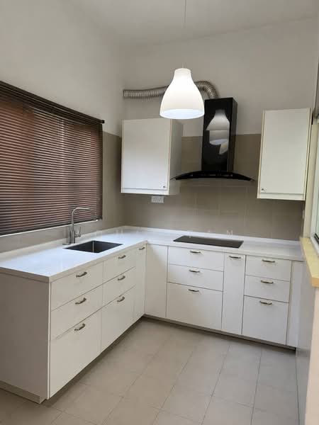 Rumah Teres 2 Tingkat untuk Disewa di Leisure Farm (Gelang Patah) - Louis Tan - Kitchen - PropertyGuru.com.my