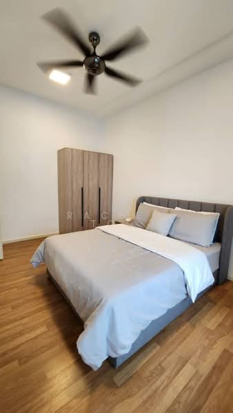 Kondominium untuk Disewa di LaCosta @ Sunway South Quay - Rachel Too - Bedroom - PropertyGuru.com.my
