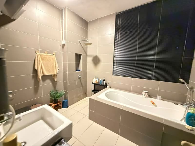 Rumah Teres 2 Tingkat untuk Dijual di Masai (Johor) - Li Juan - Bathroom - PropertyGuru.com.my