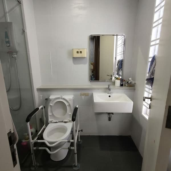 Rumah Teres untuk Dijual di Tamansari (Rawang) - Teddy Saw - Bathroom - PropertyGuru.com.my