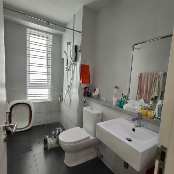 Rumah Teres untuk Dijual di Tamansari (Rawang) - Teddy Saw - Bathroom - PropertyGuru.com.my