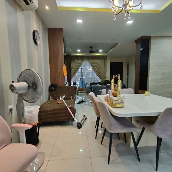 Rumah Teres untuk Dijual di Tamansari (Rawang) - Teddy Saw - Living Room - PropertyGuru.com.my