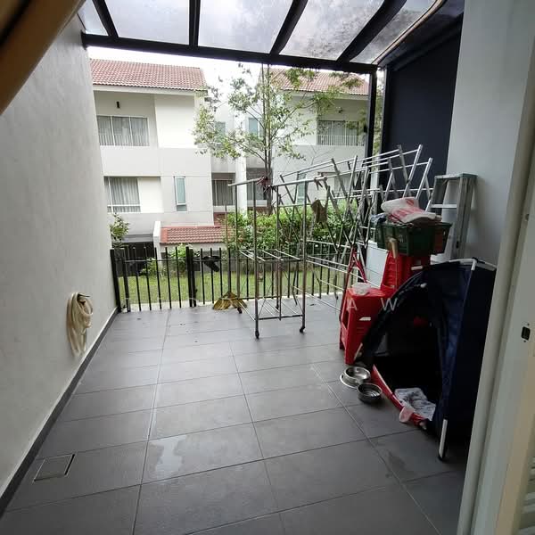 Rumah Teres untuk Dijual di Tamansari (Rawang) - Teddy Saw - Balcony - PropertyGuru.com.my