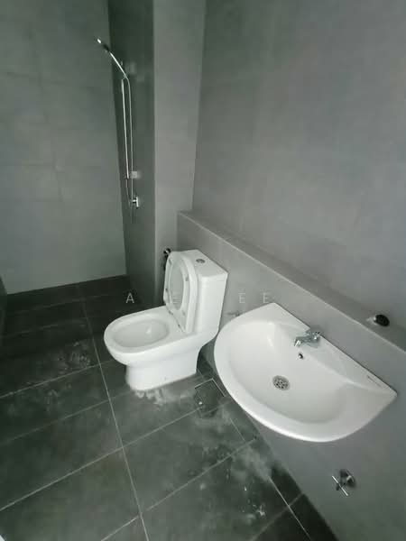 Servis Apartment untuk Dijual di Sunshine Residence - A Ee Ee - Bathroom - PropertyGuru.com.my
