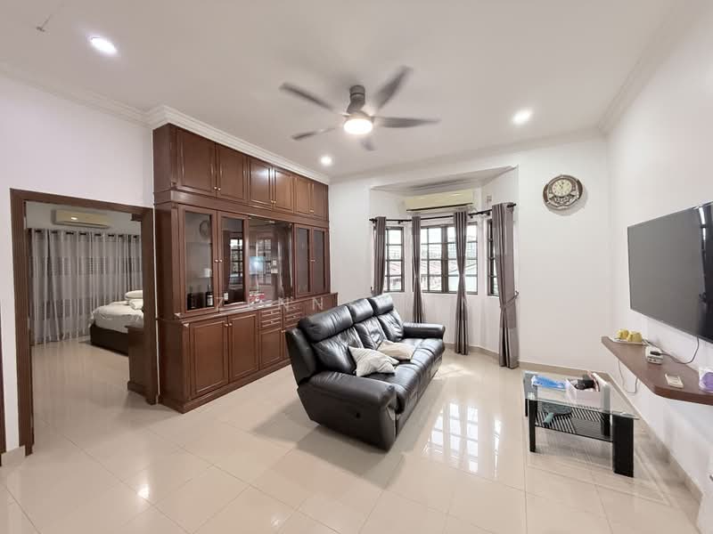 2-storey Terraced House for Sale in Taman Baiduri (Banting) - Zenny Lim - Living Room - PropertyGuru.com.my