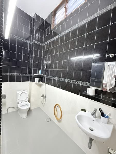 2-storey Terraced House for Sale in Taman Baiduri (Banting) - Zenny Lim - Bathroom - PropertyGuru.com.my