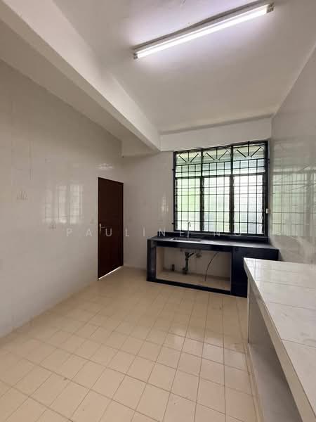 Rumah Teres 2 Tingkat untuk Dijual di Taman Johor Jaya (Johor Bahru) - Pauline Ng - Kitchen - PropertyGuru.com.my