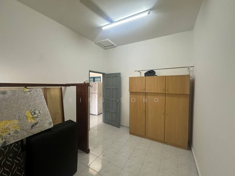 1-storey Terraced House for Sale in Taman Mas Merah (Batu Berendam) - King Song - PropertyGuru.com.my