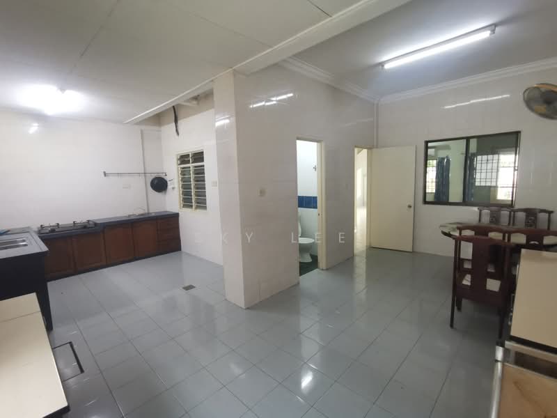 2-storey Terraced House for Sale in Taman Putra Prima (Puchong) - Sky Lee - Kitchen - PropertyGuru.com.my