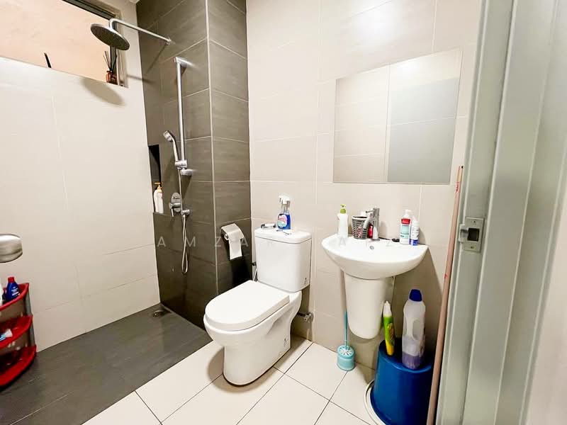 Service Residence for Sale at Cybersquare - Amzar Faiz - PropertyGuru.com.my