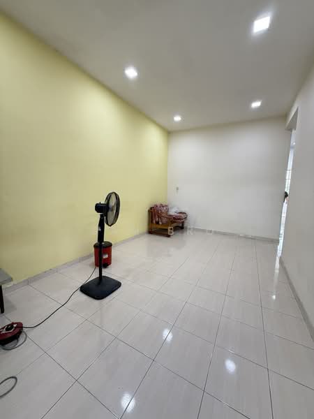 Rumah Teres 1 Tingkat untuk Disewa di Taman Nasib (Kluang) - Sam Bro - Living Room - PropertyGuru.com.my