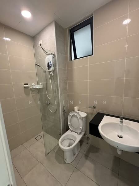 Pangsapuri untuk Disewa di Bayu Puteri 1 - Pauline Ng - Bathroom - PropertyGuru.com.my