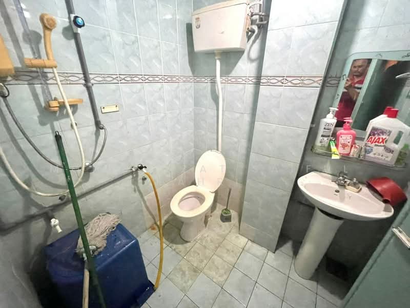 2-storey Terraced House for Sale in Seksyen 7 (Kota Damansara) - Mohd Aizat Saiful Bahri - Bathroom - PropertyGuru.com.my