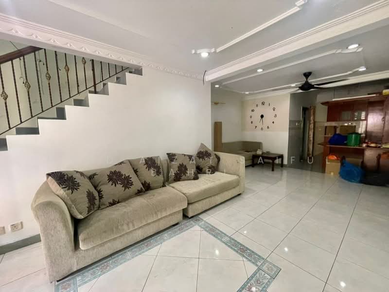 2-storey Terraced House for Sale in Seksyen 7 (Kota Damansara) - Mohd Aizat Saiful Bahri - Living Room - PropertyGuru.com.my