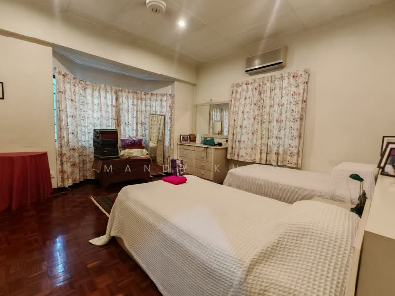 Rumah Teres 2 Tingkat untuk Dijual di Taman TAR (Tun Abdul Razak) (Ampang) - Mandy Khoo - Bedroom - PropertyGuru.com.my
