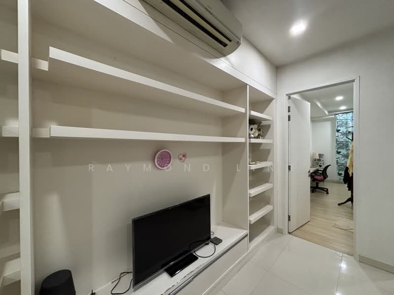 Service Residence for Sale at Camellia Serviced Suites - Raymond Ling - Study - PropertyGuru.com.my