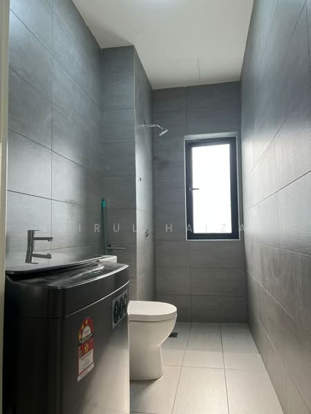 Servis Apartment untuk Disewa di Habitus @ City of Elmina - Hairul Haizat - Bathroom - PropertyGuru.com.my