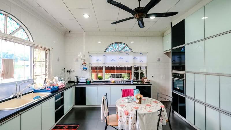 Rumah Banglo untuk Dijual di Sungai Buloh (Selangor) - Sa'a Nordin - Kitchen - PropertyGuru.com.my