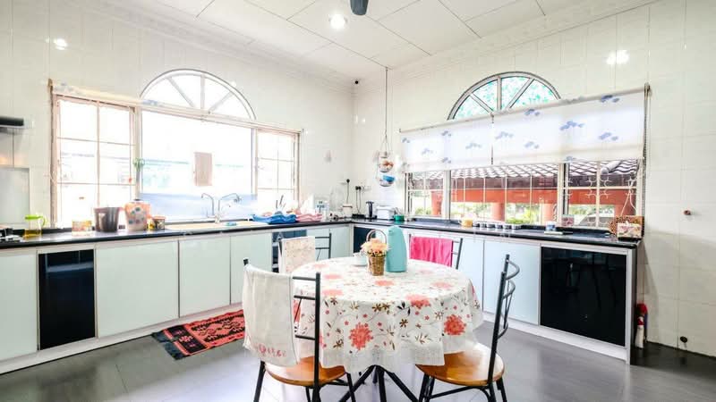 Rumah Banglo untuk Dijual di Sungai Buloh (Selangor) - Sa'a Nordin - Kitchen - PropertyGuru.com.my
