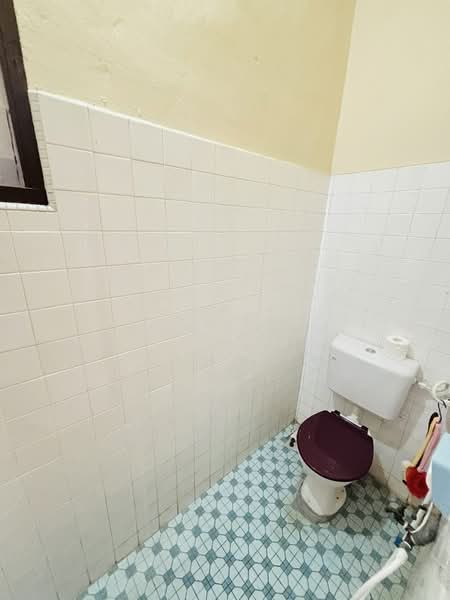 Rumah Teres 1 Tingkat untuk Disewa di Taman Titiwangsa (Kluang) - Sam Bro - Bathroom - PropertyGuru.com.my
