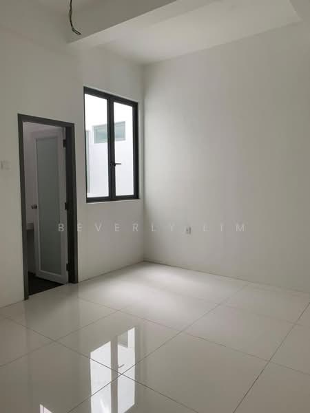 Rumah Teres 4 Tingkat untuk Dijual di Taman Rifle (Ayer Itam) - Beverly Lim - PropertyGuru.com.my