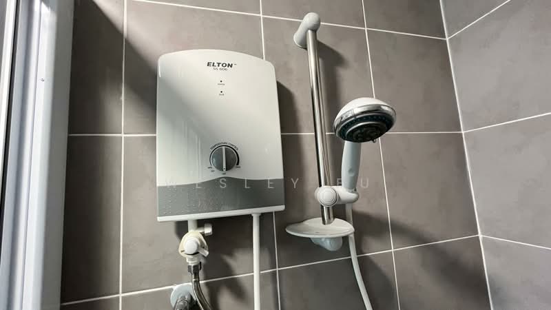 Servis Apartment untuk Disewa di Savanna Executive Suite @ Southville City - Wesley Fu - Bathroom - PropertyGuru.com.my