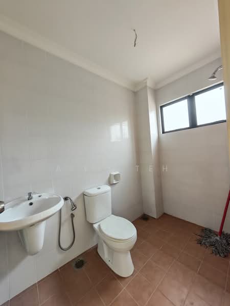 Terraced House for Sale in Bandar Kinrara Seksyen 1 (Bandar Kinrara) - Alvin Teh - Bathroom - PropertyGuru.com.my