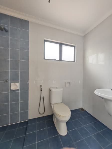Terraced House for Sale in Bandar Kinrara Seksyen 1 (Bandar Kinrara) - Alvin Teh - Bathroom - PropertyGuru.com.my