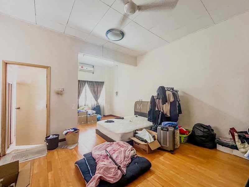 2-storey Terraced House for Sale in Bukit Jelutong (Shah Alam) - Zulhilmi . - PropertyGuru.com.my