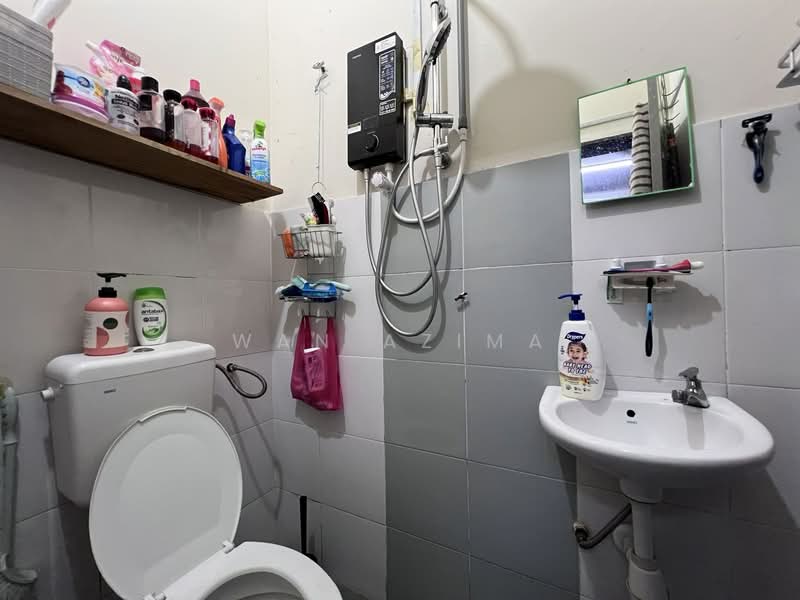 Rumah Teres 1 Tingkat untuk Dijual di Telok Panglima Garang (Selangor) - Wan Azima - Bathroom - PropertyGuru.com.my
