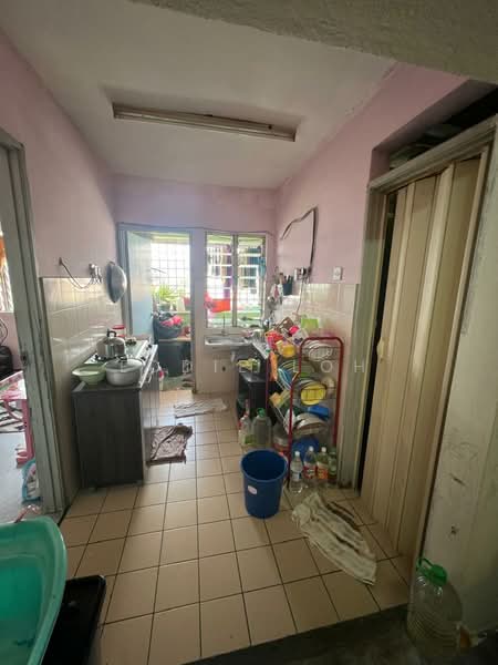 Flat for Sale at Pandan Ria (Block C) - Eddie Loh - Kitchen - PropertyGuru.com.my