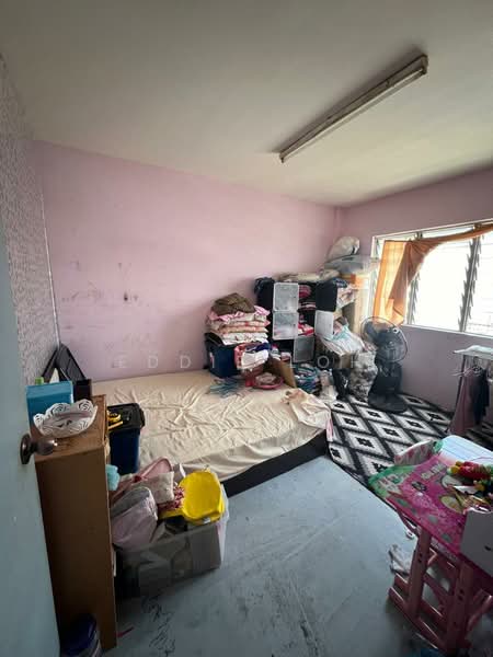 Flat for Sale at Pandan Ria (Block C) - Eddie Loh - Bedroom - PropertyGuru.com.my