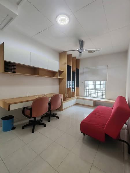 Rumah Teres 2.5 Tingkat untuk Dijual di Johor Bahru (Johor) - Pauline Ng - Study - PropertyGuru.com.my