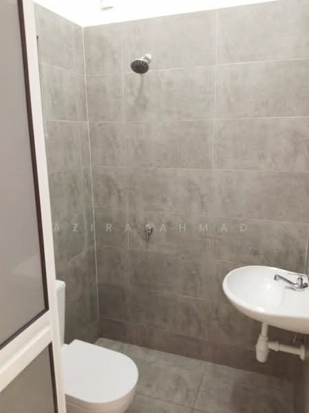 2-storey Terraced House for Sale in Dengkil (Selangor) - Azira Ahmad - Bathroom - PropertyGuru.com.my
