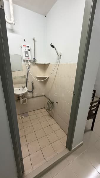 Pangsapuri untuk Dijual di Sri Saujana - Patrick . - Bathroom - PropertyGuru.com.my