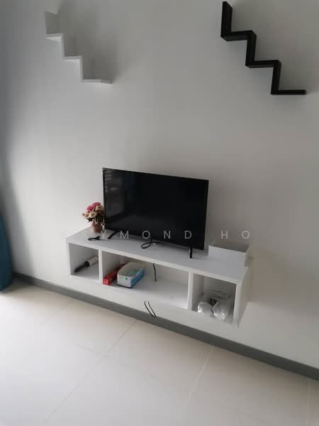 Servis Apartment untuk Disewa di United Point (Residensi Berpadu) - Raymond Ho - Living Room - PropertyGuru.com.my