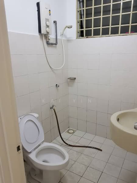 Kondominium untuk Dijual di Platinum Hill PV 3 - Kai Yin - Bathroom - PropertyGuru.com.my