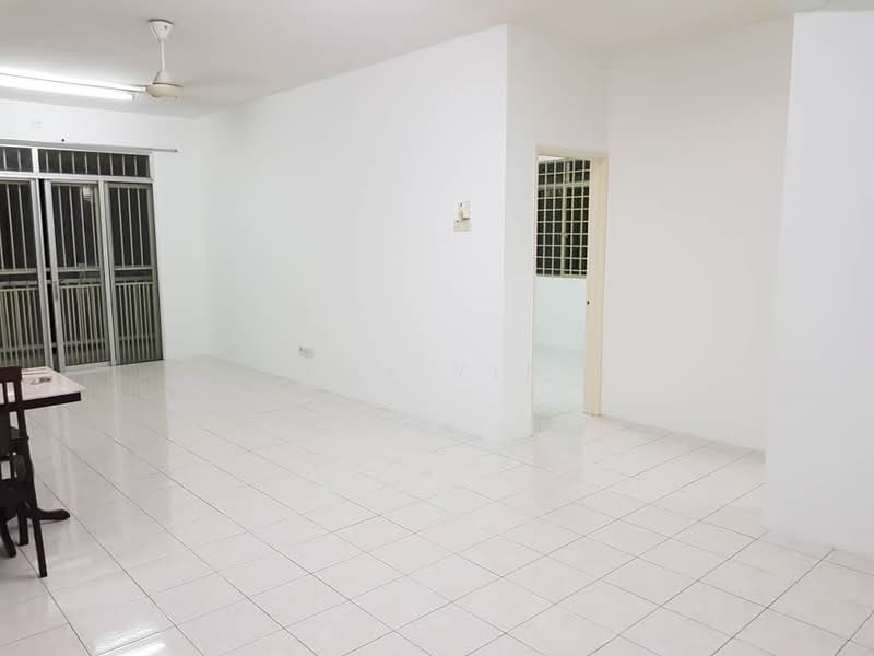 Kondominium untuk Dijual di Platinum Hill PV 3 - Kai Yin - Living Room - PropertyGuru.com.my