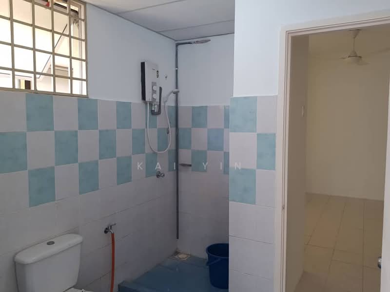 Kondominium untuk Dijual di Platinum Hill PV 3 - Kai Yin - Bathroom - PropertyGuru.com.my