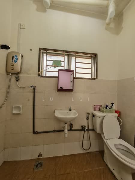 Rumah Bandar untuk Dijual di Johor Bahru (Johor) - Lui Lui - Bathroom - PropertyGuru.com.my