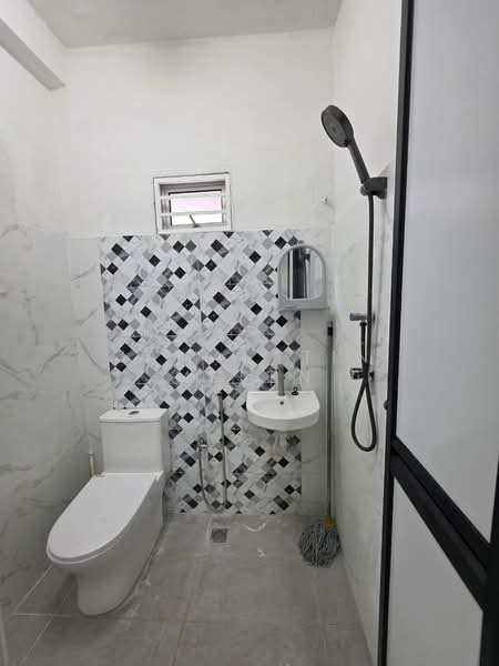 2-storey Terraced House for Rent in Taman Kajang Mulia (Kajang) - Jamalatin Mesen - Bathroom - PropertyGuru.com.my