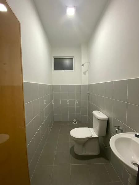 2-storey Terraced House for Rent in Dengkil (Selangor) - Elisa . - Bathroom - PropertyGuru.com.my