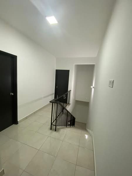 2-storey Terraced House for Rent in Dengkil (Selangor) - Elisa . - Corridor - PropertyGuru.com.my