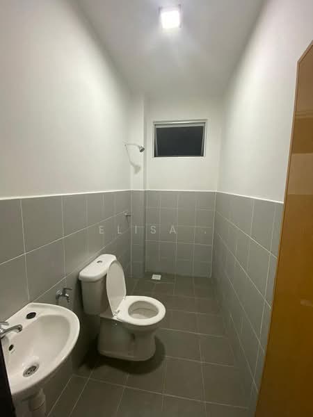 2-storey Terraced House for Rent in Dengkil (Selangor) - Elisa . - Bathroom - PropertyGuru.com.my