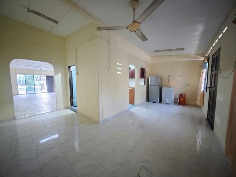 Rumah Teres 2 Tingkat untuk Disewa di Seksyen 3 (Bangi) - JUMIDAH (JUE) - Living Room - PropertyGuru.com.my