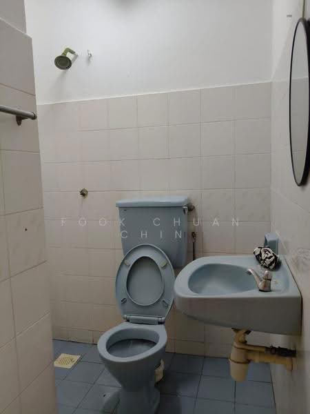 Rumah Teres 2-Tingkat untuk Dijual di Usj 13 (Subang Jaya) - Fook Chuan Chin - Bathroom - PropertyGuru.com.my