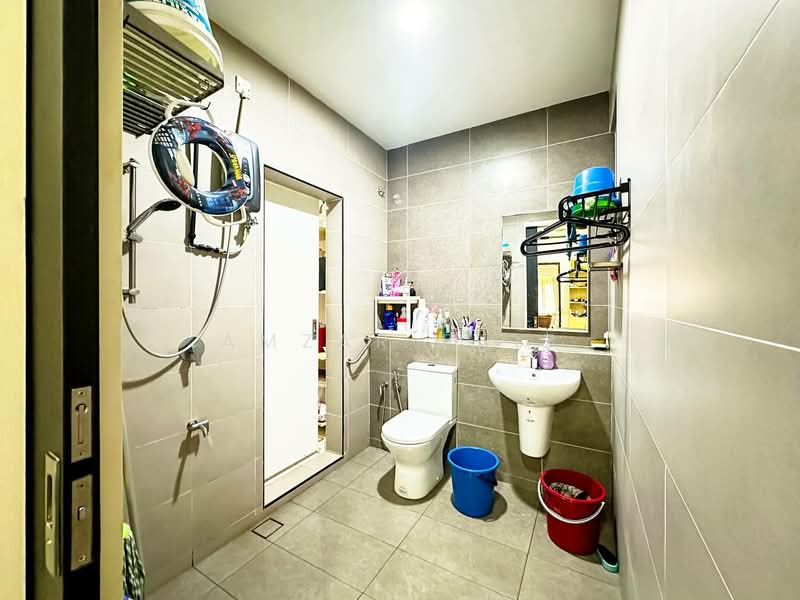 2-storey Terraced House for Sale in Bukit Jelutong (Shah Alam) - Amzar Faiz - PropertyGuru.com.my